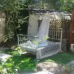 Villa Musician's Round House & Castello *