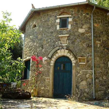 Musician's Round House & Castello Willa *