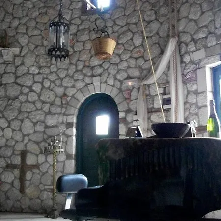 Villa Musician's Round House & Castello *