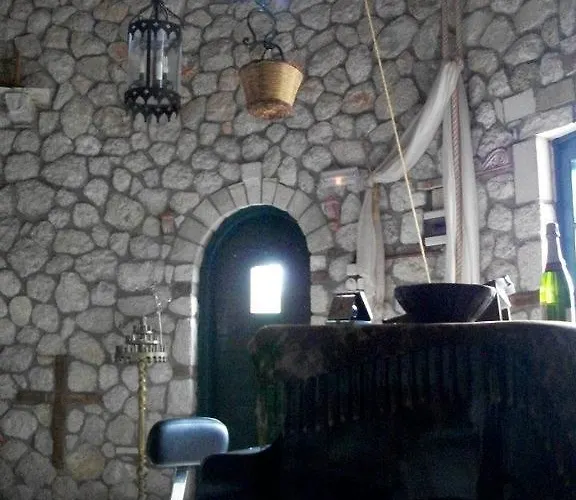 Villa Musician's Round House & Castello *