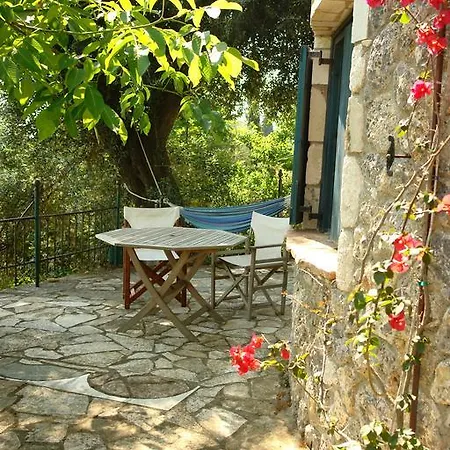 וילה Musician's Round House & Castello