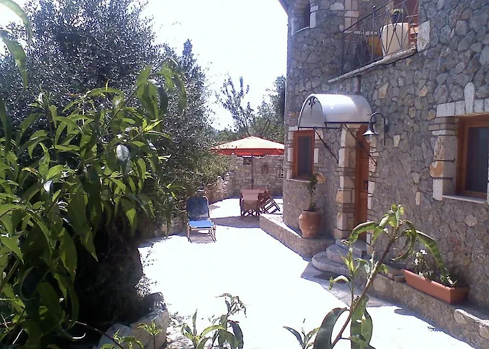 Musician's Round House & Castello Villa *